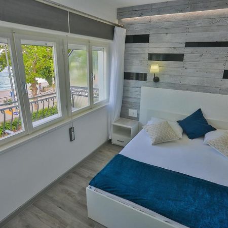 Guesthouse On The Beach Baška Voda Екстериор снимка