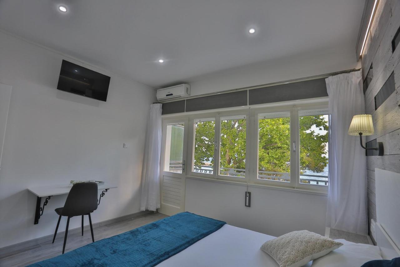 Guesthouse On The Beach Baška Voda Екстериор снимка