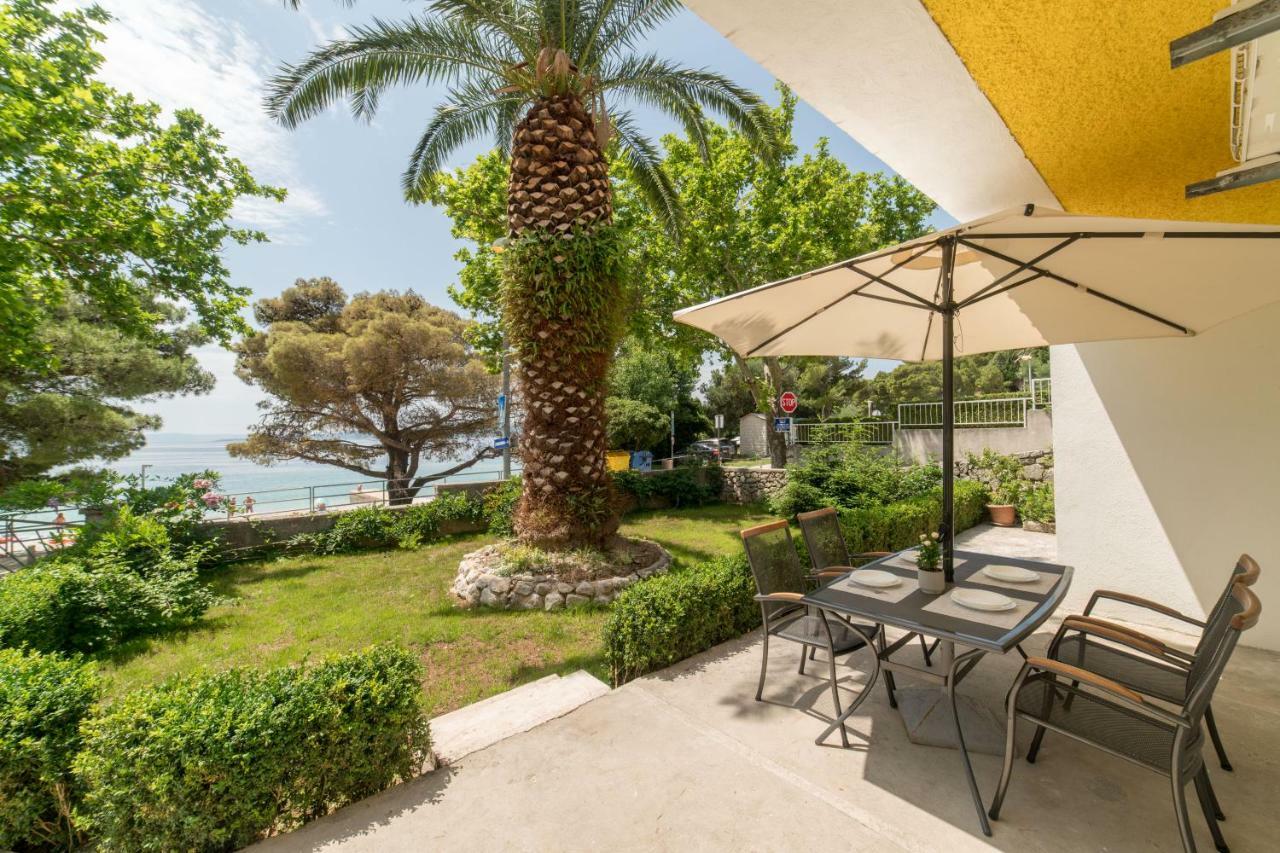 Guesthouse On The Beach Baška Voda Екстериор снимка